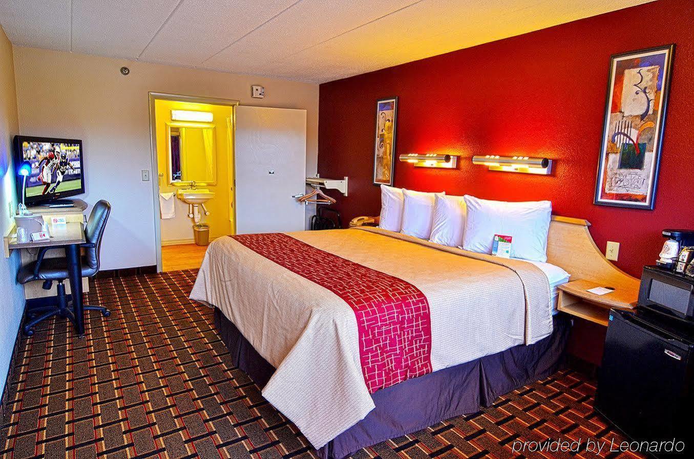 Red Roof Inn Cincinnati Northeast - Blue Ash Extérieur photo